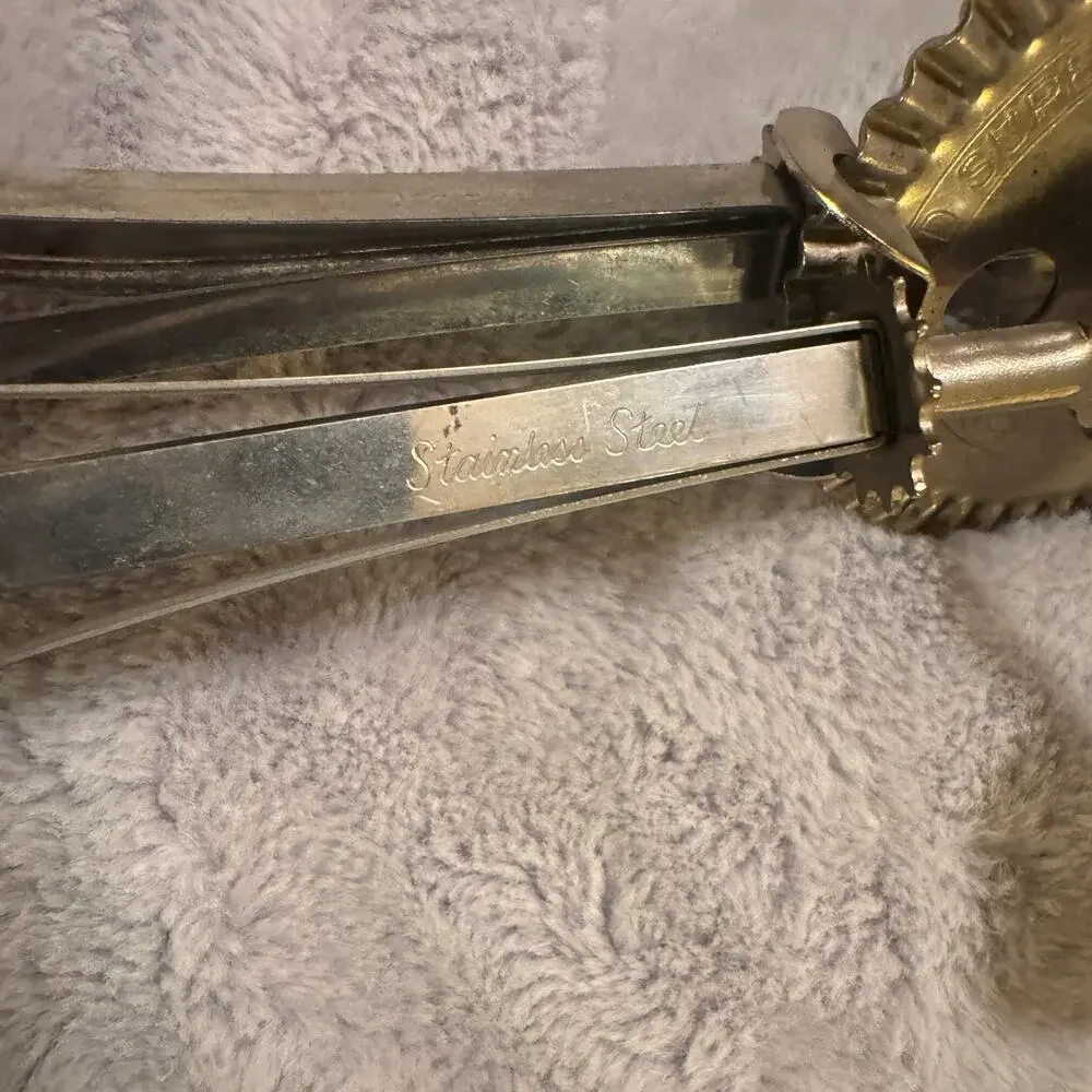 Vtg Ecko Egg Beater Hand Held Crank Mixer Wood Handles High Speed Beater Rustic